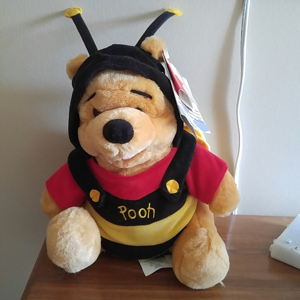 Winnie the pooh bumblebee